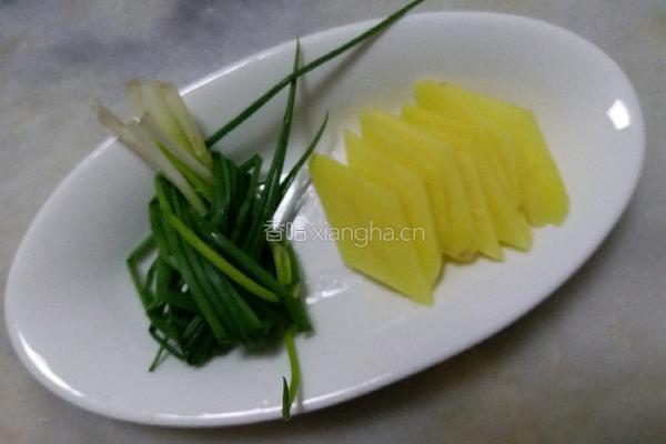 茶树菇烧香煎豆腐的做法图解2