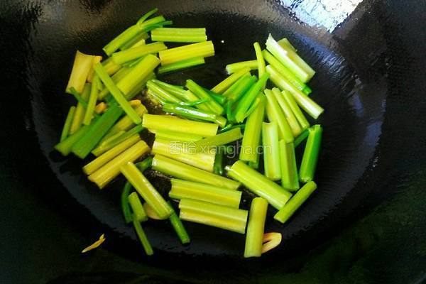 芹菜炒豆皮的做法图解5
