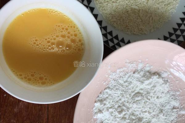 面包糠炸鸡翅的做法图解2