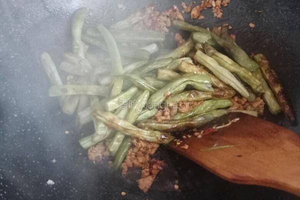 干煸豆角的做法图解6