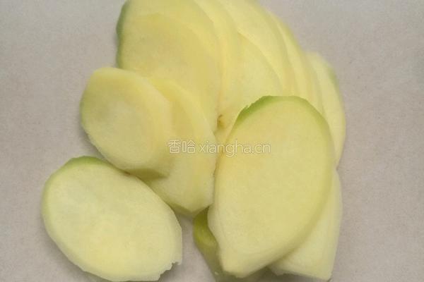 清炖鱼头豆腐汤的做法图解2