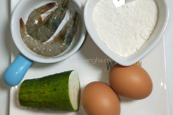 宝宝辅食丝瓜虾仁蛋饼的做法图解1