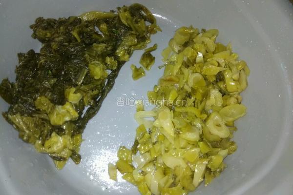 酸菜瘦肉的做法图解2