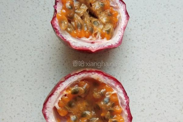 百香果果汁的做法图解1