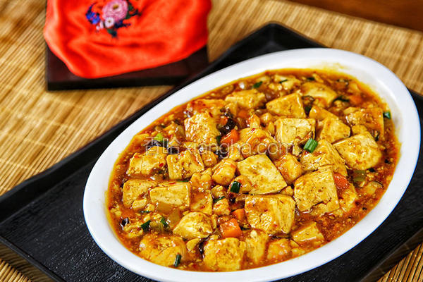 传统的麻婆豆腐加入海鲜,绝对美味极了