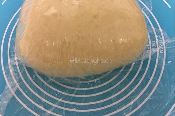 红薯玉米鸡肉面包的做法图解3