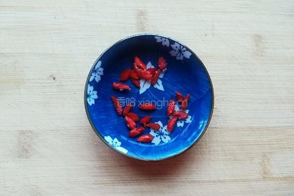 枸杞蒸蛋的做法图解2