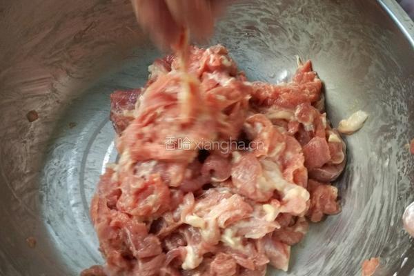 孜然羊肉的做法图解3