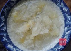 桃胶银耳羹的做法图解2
