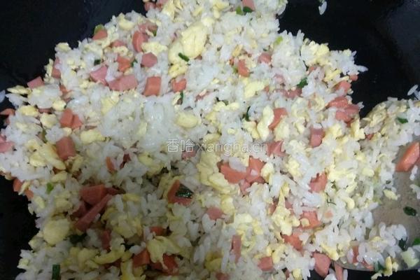 鸡蛋香肠蛋炒饭的做法图解8