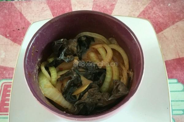 洋葱拌木耳的做法图解6