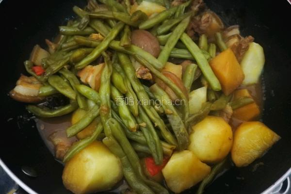 五花肉炖豆角土豆