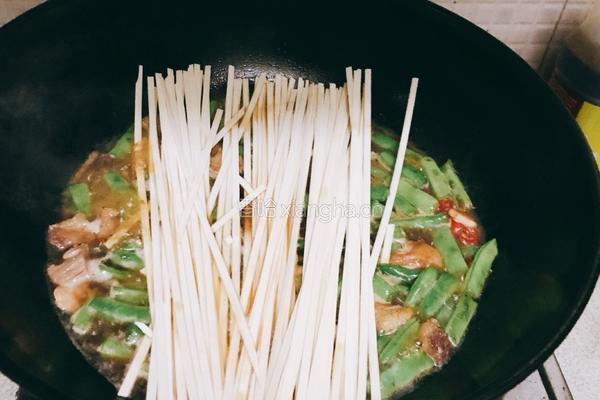 豆角焖面的做法图解4