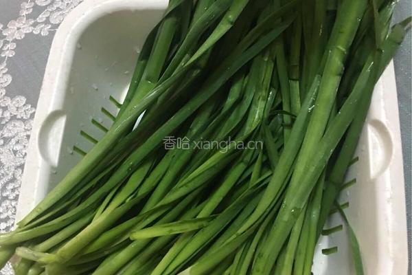 韭菜盒子的做法图解1