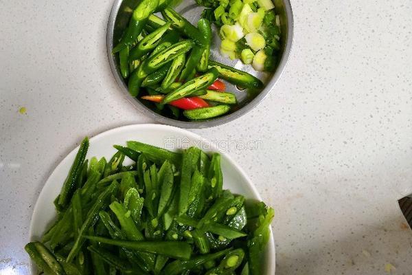 清炒扁豆的做法图解1