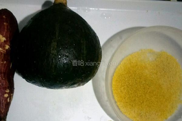 板栗南瓜红薯小米粥的做法图解1