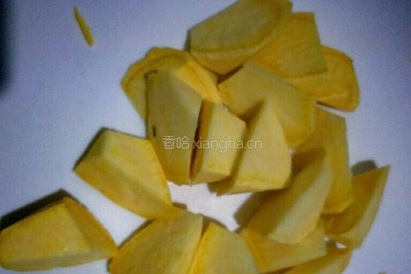 板栗南瓜红薯小米粥的做法图解3