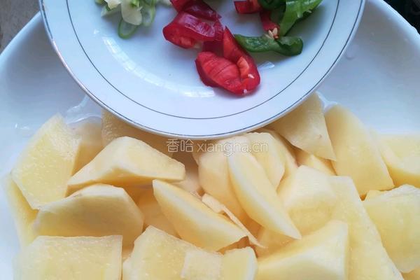 鲍鱼炖土豆的做法图解2