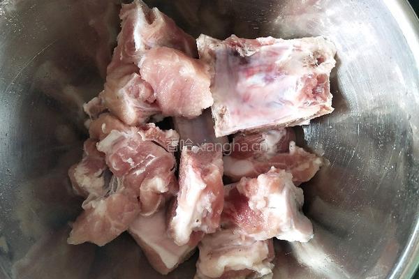 绿豆排骨汤的做法图解1