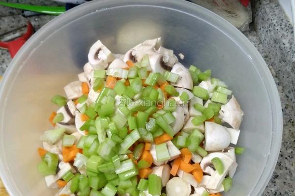 正宗意大利面酱 salsa bolonesa的做法图解1
