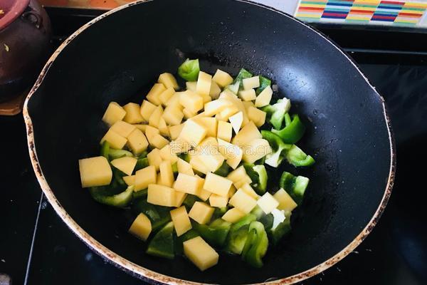 简单快手咖喱鸡排饭的做法图解3