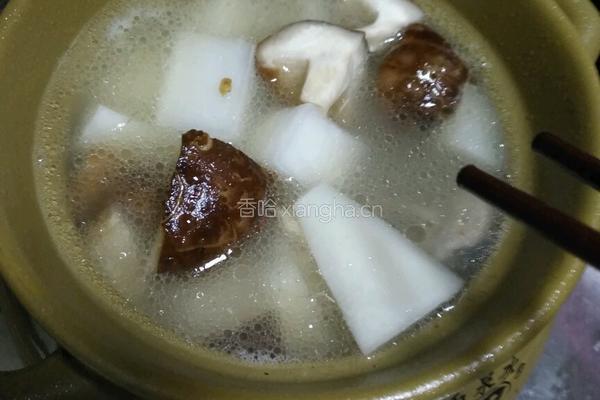 白萝卜香菇扇子骨汤抄手的做法图解4