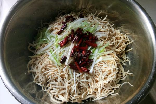 油泼干豆腐丝的做法图解5