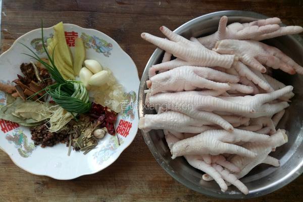 香卤凤爪的做法图解1