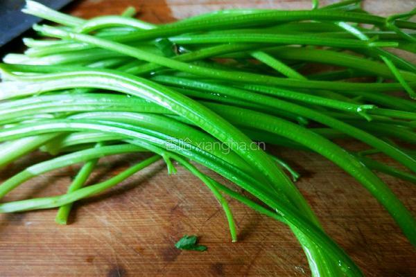 芹菜香菇肉家常水饺的做法图解3