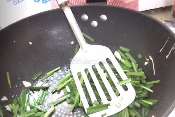 韭菜炒鸡蛋的做法图解10
