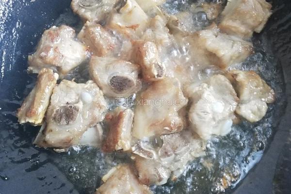 红烧排骨的做法图解1