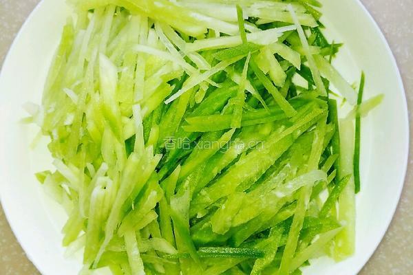 萝卜粉丝虾汤的做法图解2