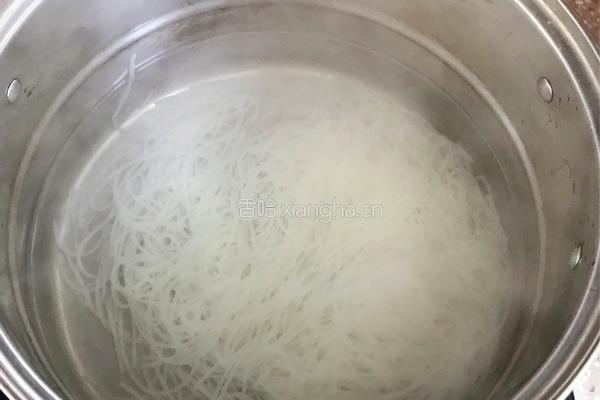肉末米线的做法图解4