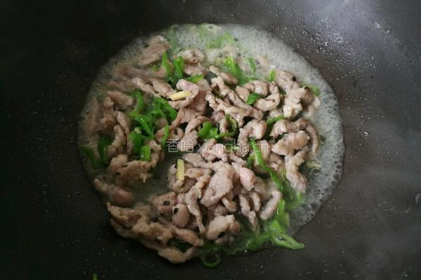 青椒炒肉丝的做法图解3