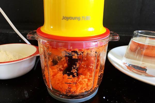 胡萝卜鸡蛋软饼的做法图解2