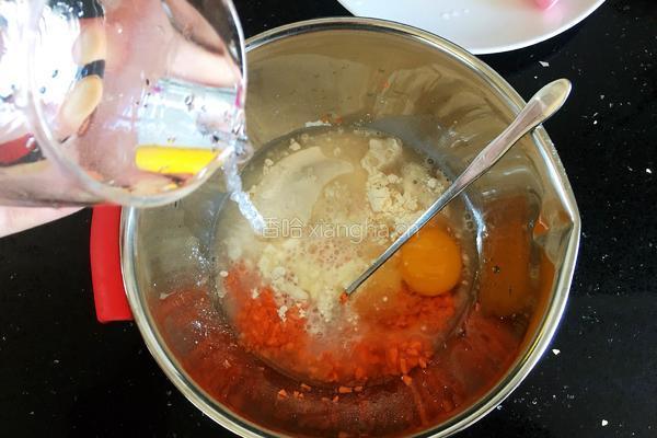 胡萝卜鸡蛋软饼的做法图解5
