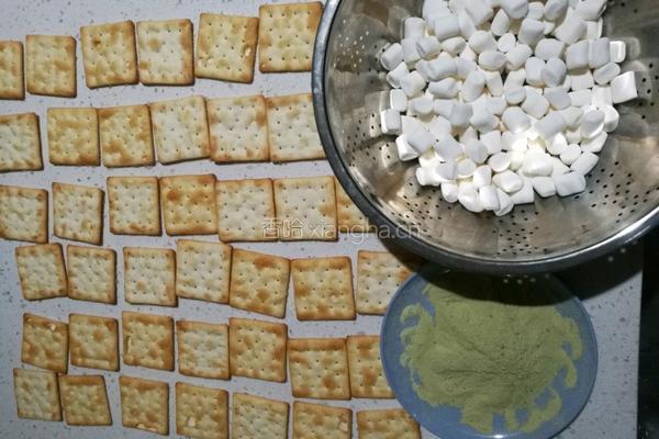 抹茶蜜豆牛扎饼干的做法图解1