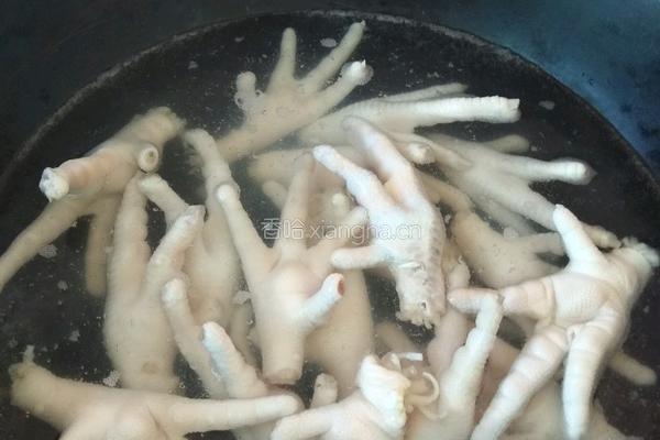 盐焗鸡爪的做法图解1