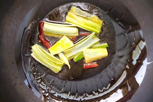 地锅鸡的做法图解3