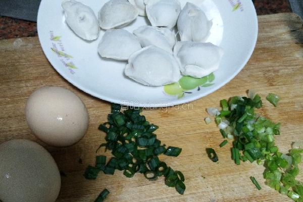 蛋包饺子的做法图解1