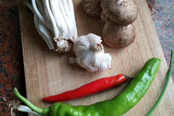 素炒杂菇的做法图解1