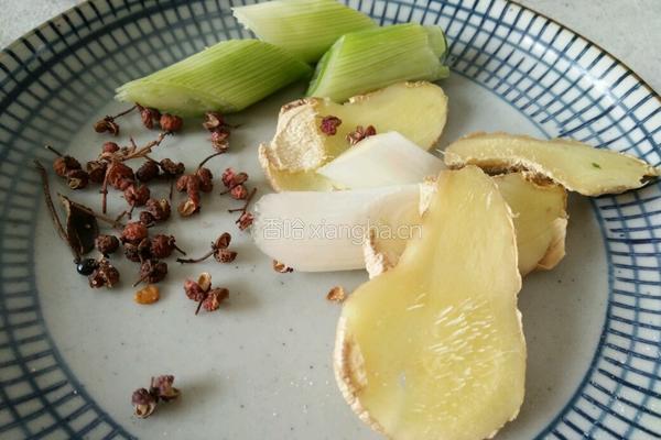 快手酸菜鱼的做法图解2