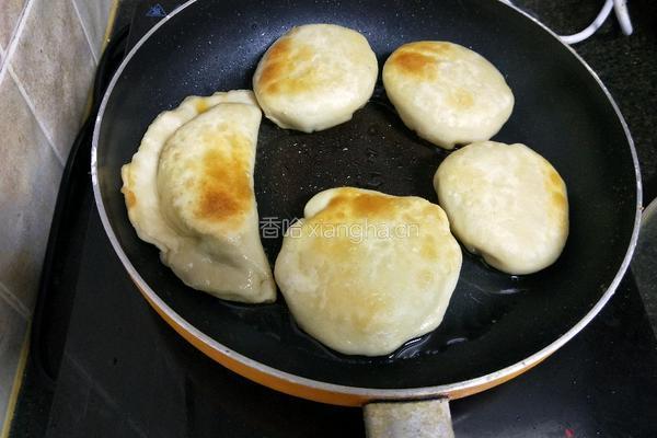 香葱猪肉煎包的做法图解8