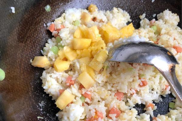 菠萝炒饭的做法图解8