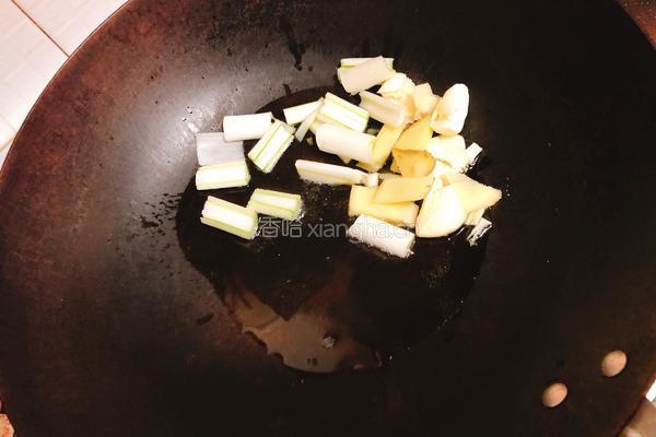 咖喱猪小排蛋包饭的做法图解4
