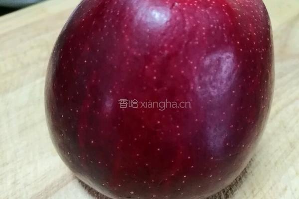 蒸苹果的做法图解1