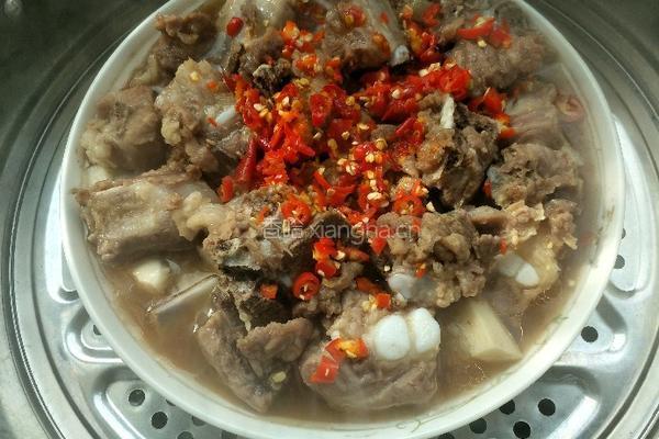 芋头剁椒蒸排骨的做法图解4