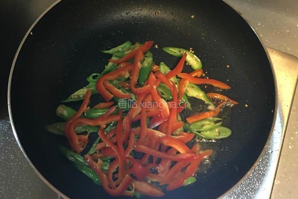 辣椒炒肉的做法图解4
