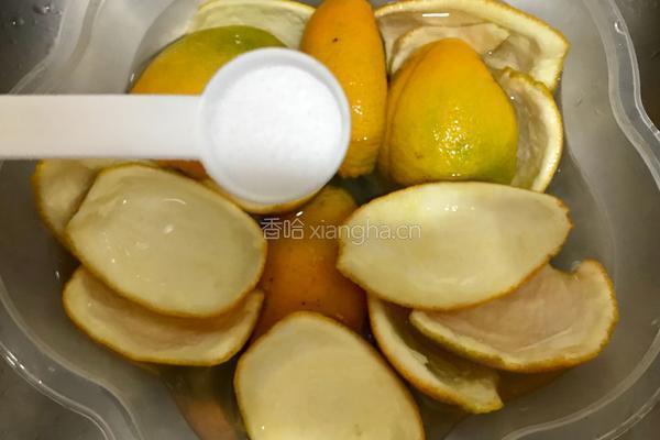 糖渍橙皮的做法图解2