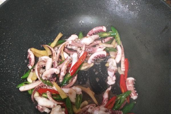 辣椒炒鱿鱼须的做法图解10